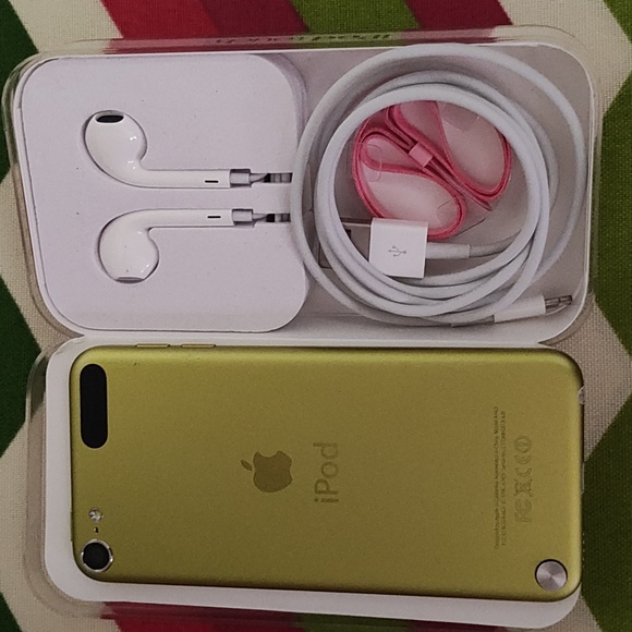 iPod 5 Touch  Generation  NEW still in factory box (Opened Box) - Picture 2 of 3